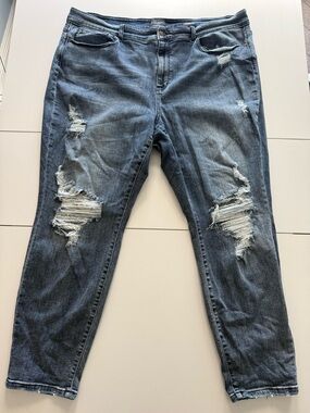 Judy Blue Distressed Medium Blue Boyfriend Jeans